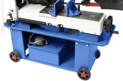 Image of the coolant supply system of the MetalTec BS 170 FH band saw